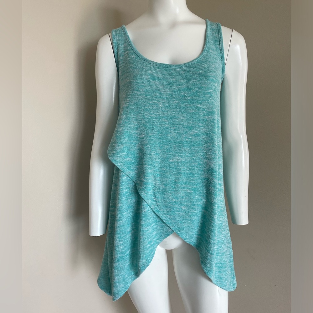 Torrid Sleeveless Asymmetrical Hem Flowy Blouse Light Teal Blue Size 00 or Large